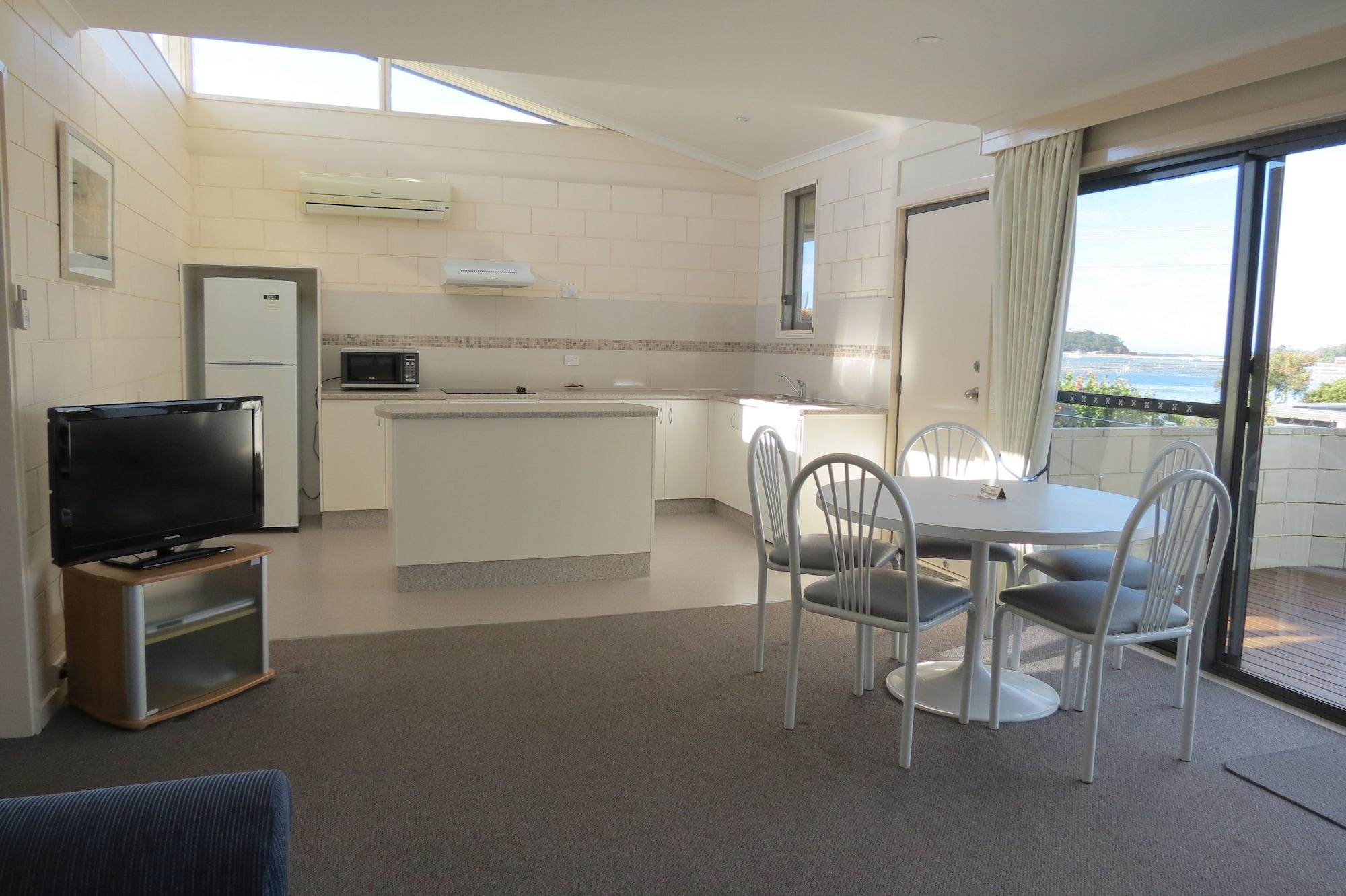 Penguin Mews Aparthotel เมริมบูลา ภายนอก รูปภาพ